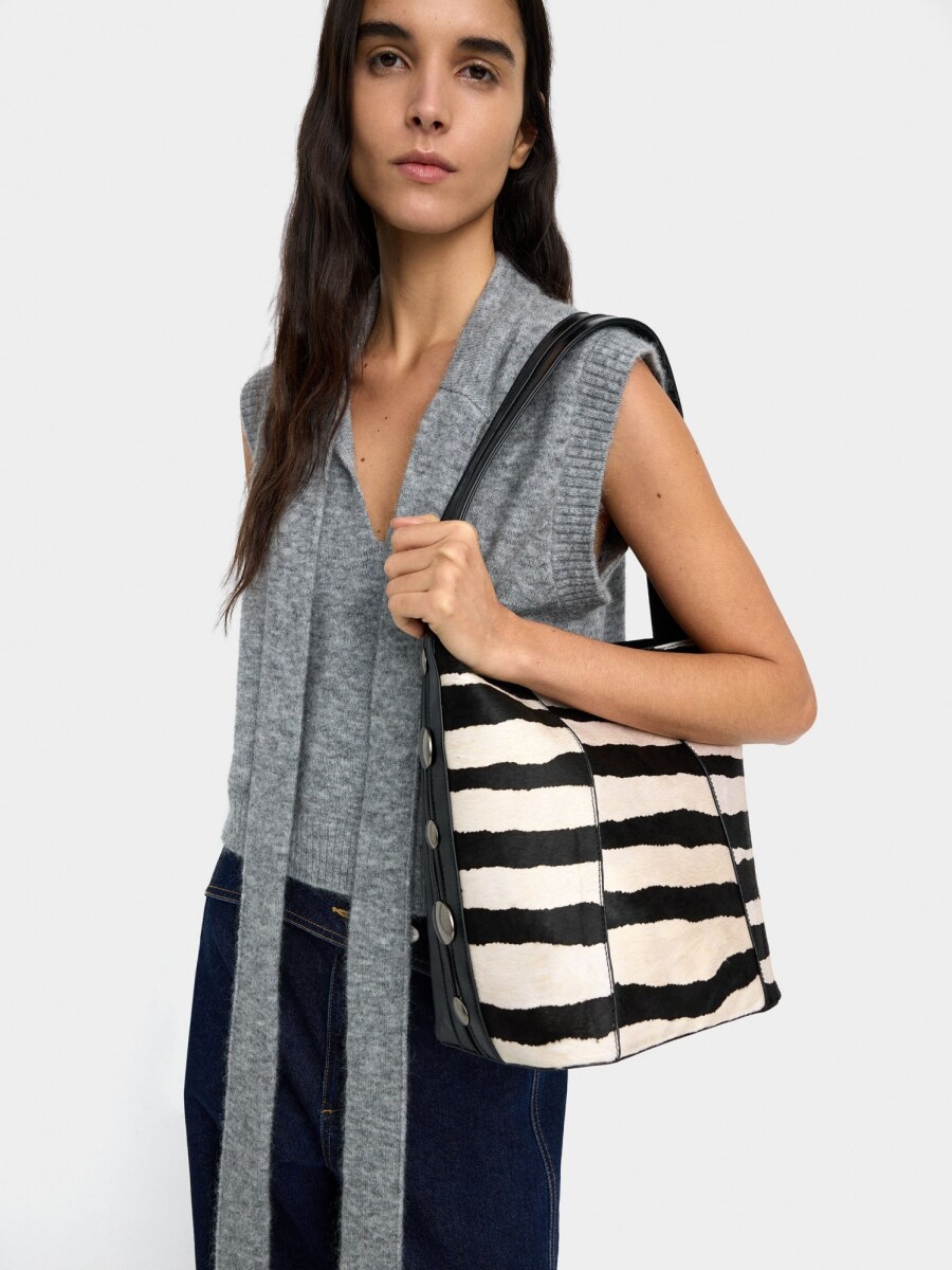 Bolso De Mano Con Detalles De Piel negro