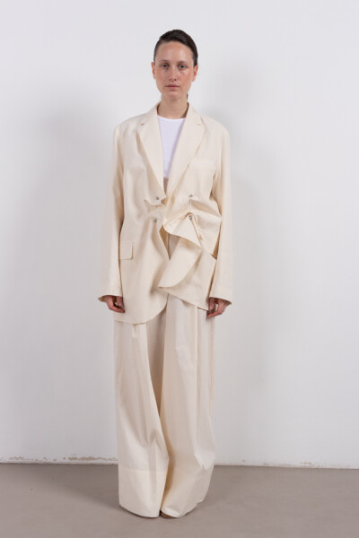 CHAQUETA Crema