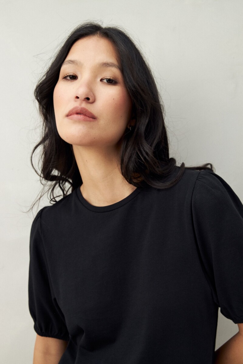 REMERA VELORA Negro