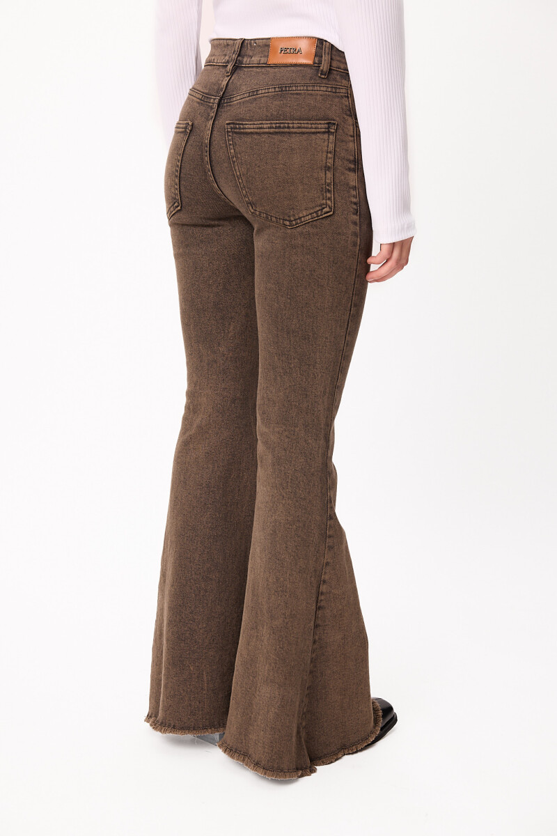 Jean New Paz Marron