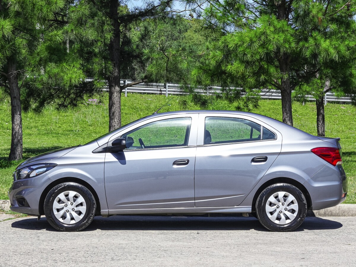 Chevrolet Joy Plus 1.0 Sedan Extra Full| Permuta / Financia Chevrolet Joy Plus 1.0 Sedan Extra Full| Permuta / Financia