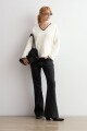 Sweater bordado en contraste crudo