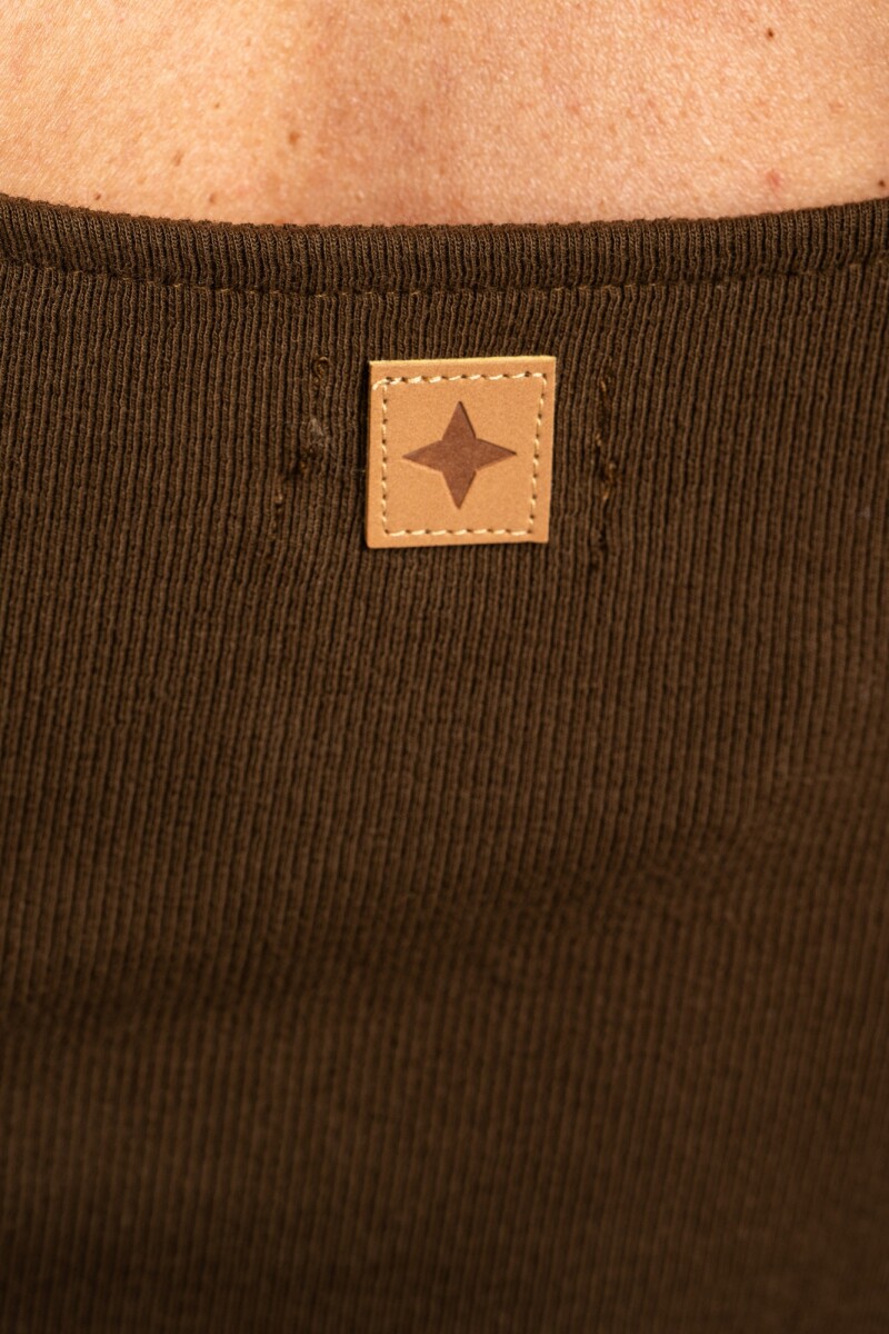 Top Musculosa Safari