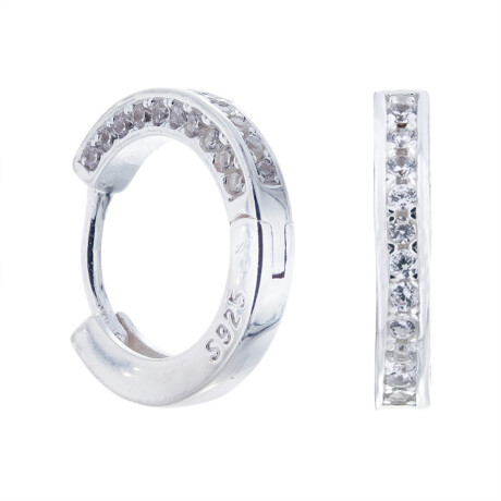 Par de aros de plata 925 con circonias. Par de aros de plata 925 con circonias.