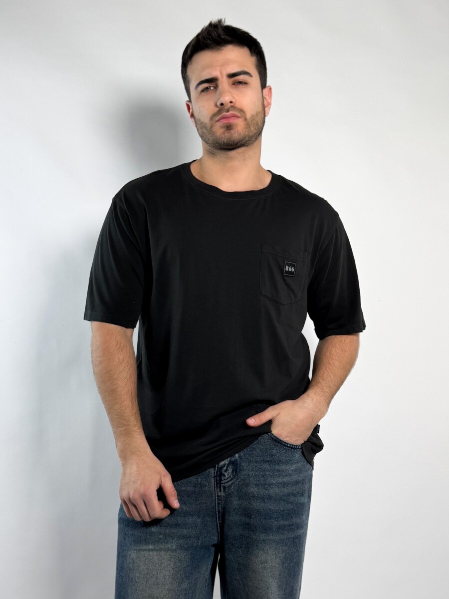 Remera oversize con bolsillo Gino - Negro 
