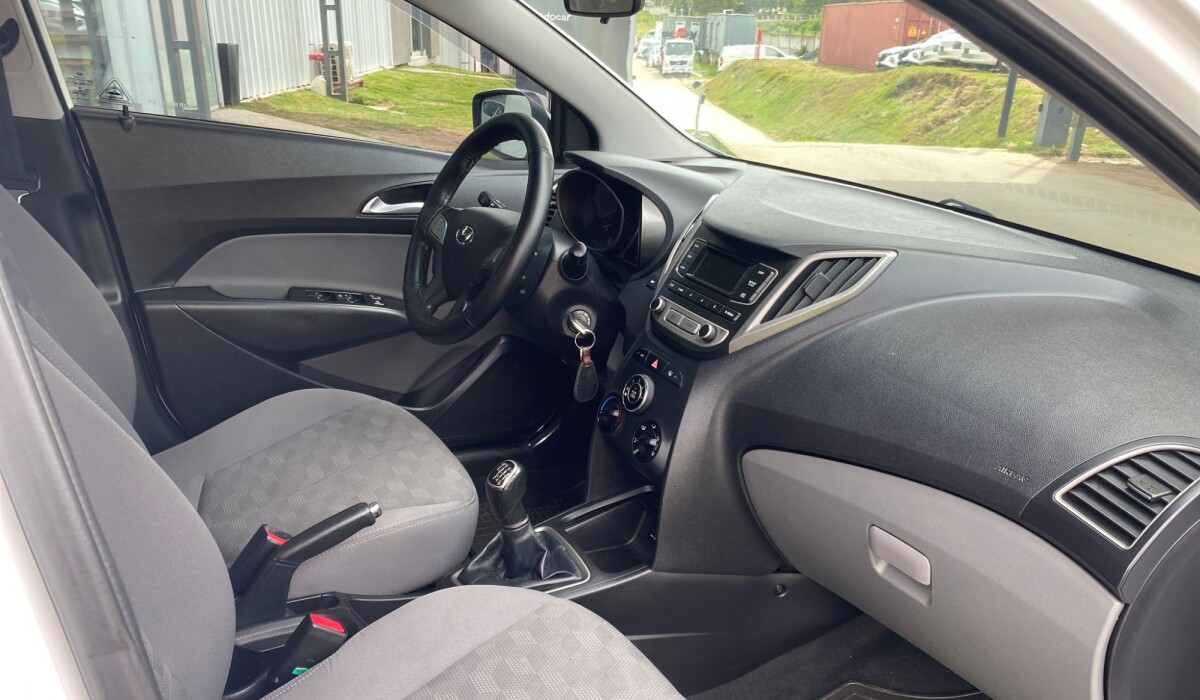 Hyundai HB20S 1,6 Comfort Plus - 2018 Hyundai HB20S 1,6 Comfort Plus - 2018