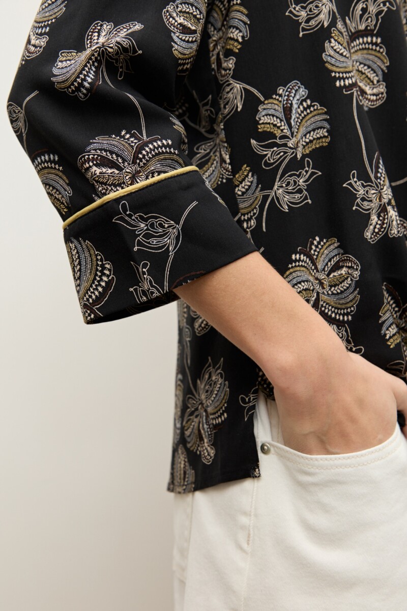 Blusa estampa Silvestre negro