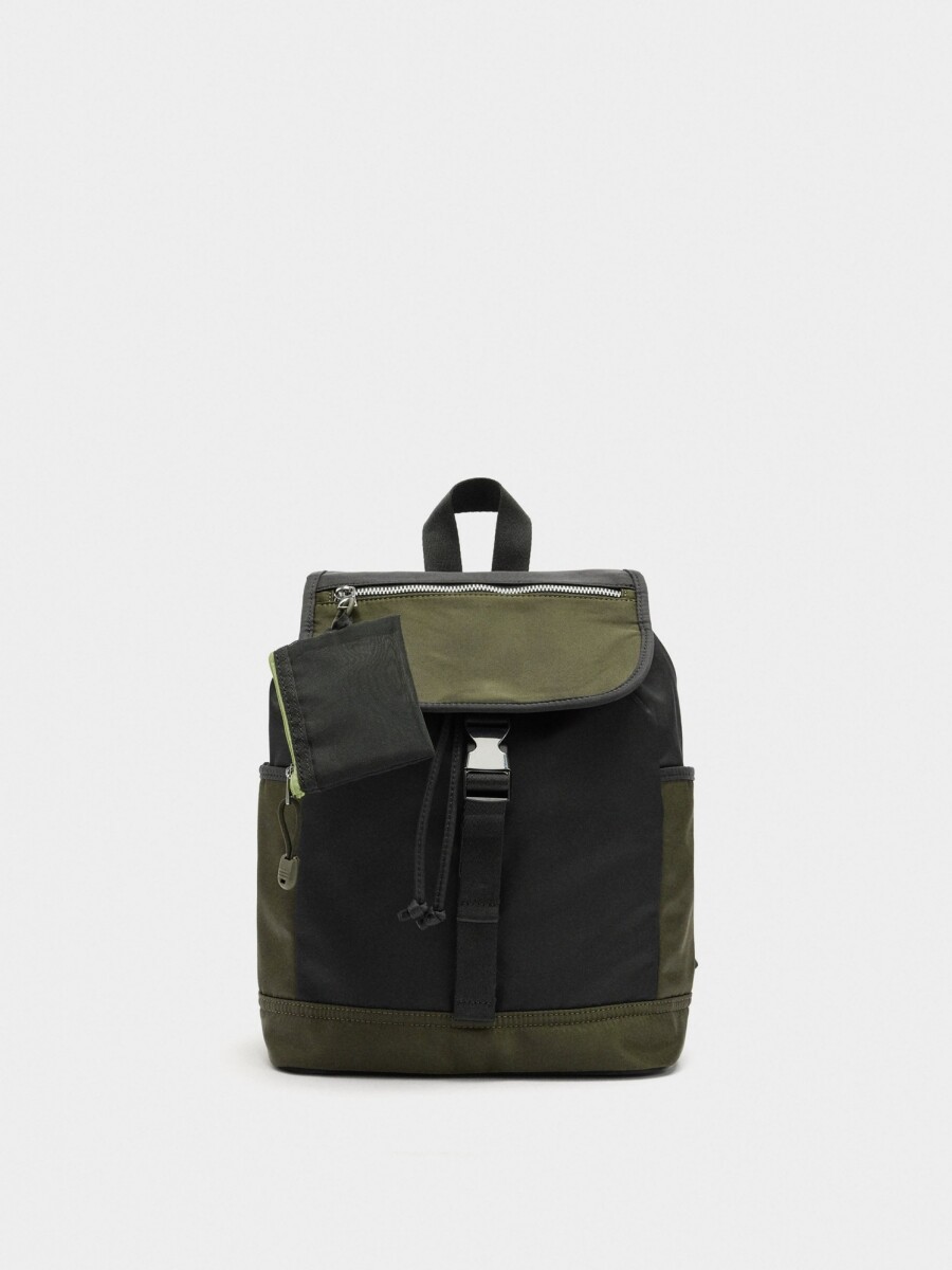 Mochila Color Block Con Nylon negro