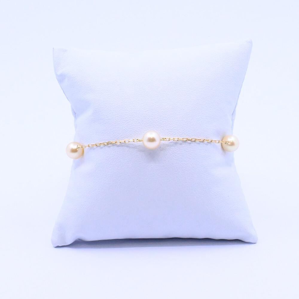Pulsera oro 18 k y 5 perlas de cultivo. Pulsera oro 18 k y 5 perlas de cultivo.