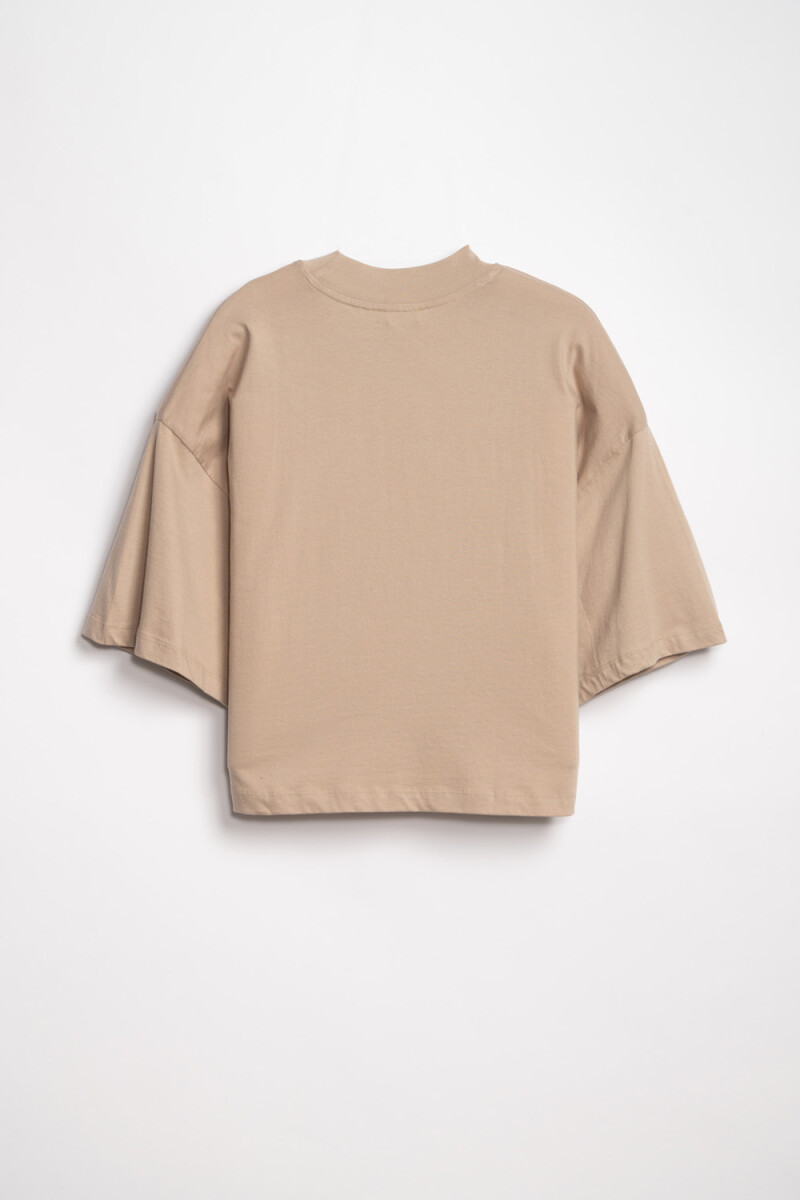 Remera 3/4 Cuello Alto Beige Grisáceo