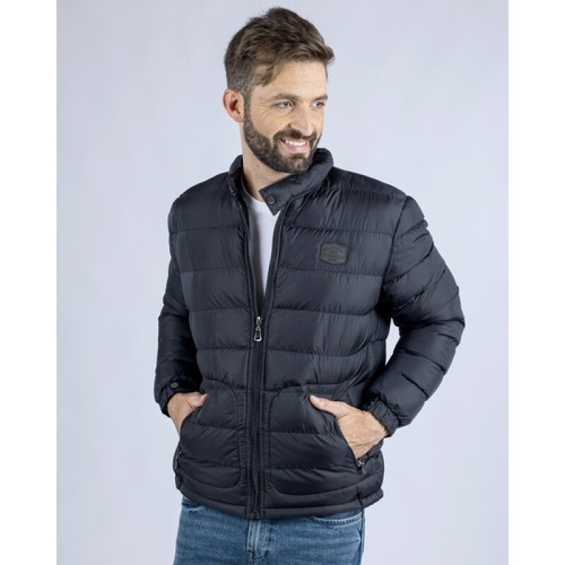 Campera de nylon para hombre sin capucha UFO Phantom Negra Campera de nylon para hombre sin capucha UFO Phantom Negra