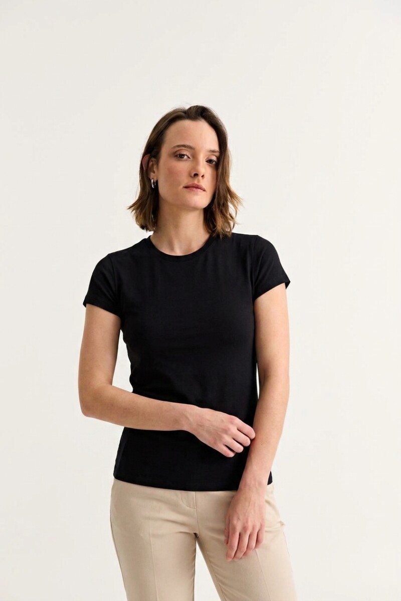 Remera cuello redondo ICONIC 150 NEGRO