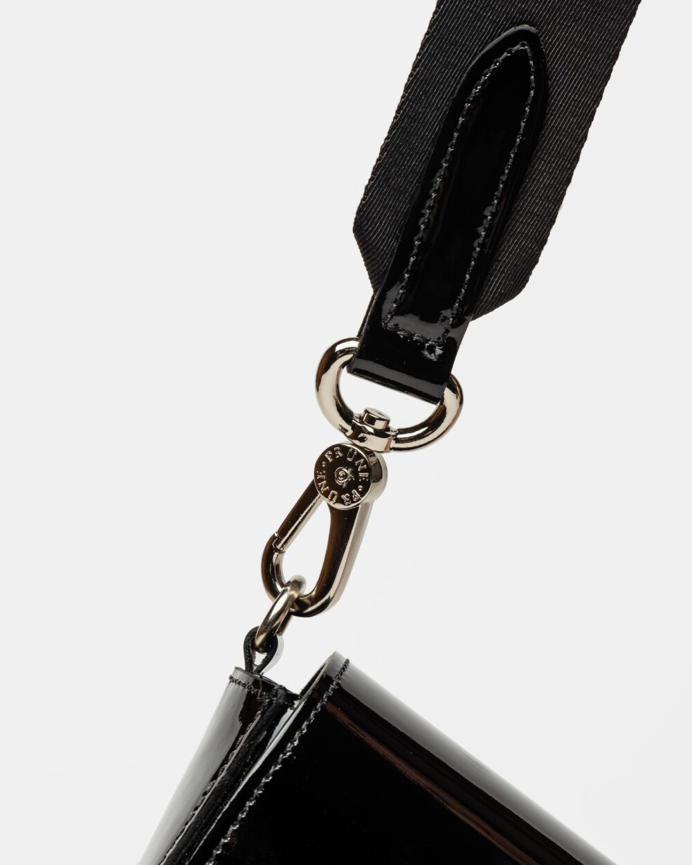 Bandolera The Circle en cuero charol Negro