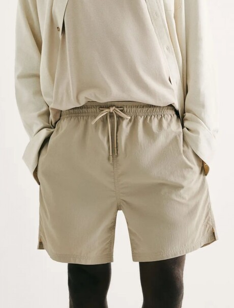 SHORT DE BAÑO CON TEXTURA BEIGE