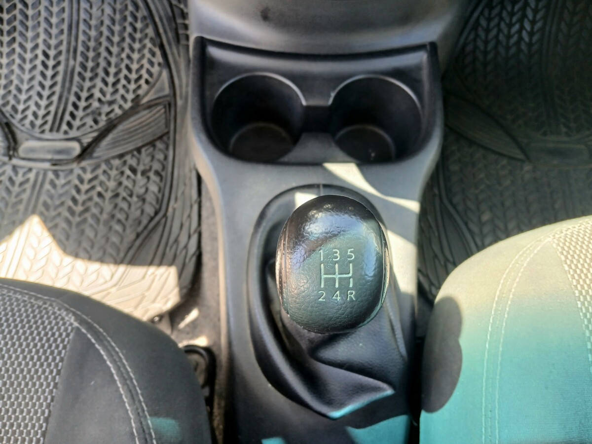 Nissan Versa Drive 1.6 Extra Full | Permuta / Financia Nissan Versa Drive 1.6 Extra Full | Permuta / Financia