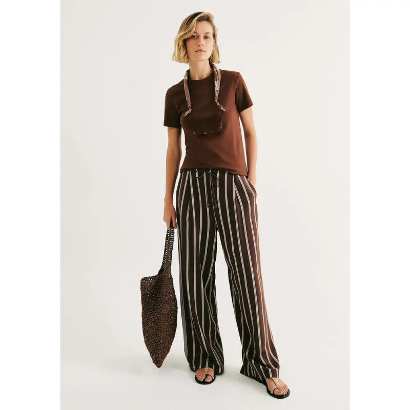 CAMISETA MM FEM MARROM ESCURO