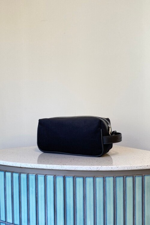 Necessaire chico en simil Pana Negro