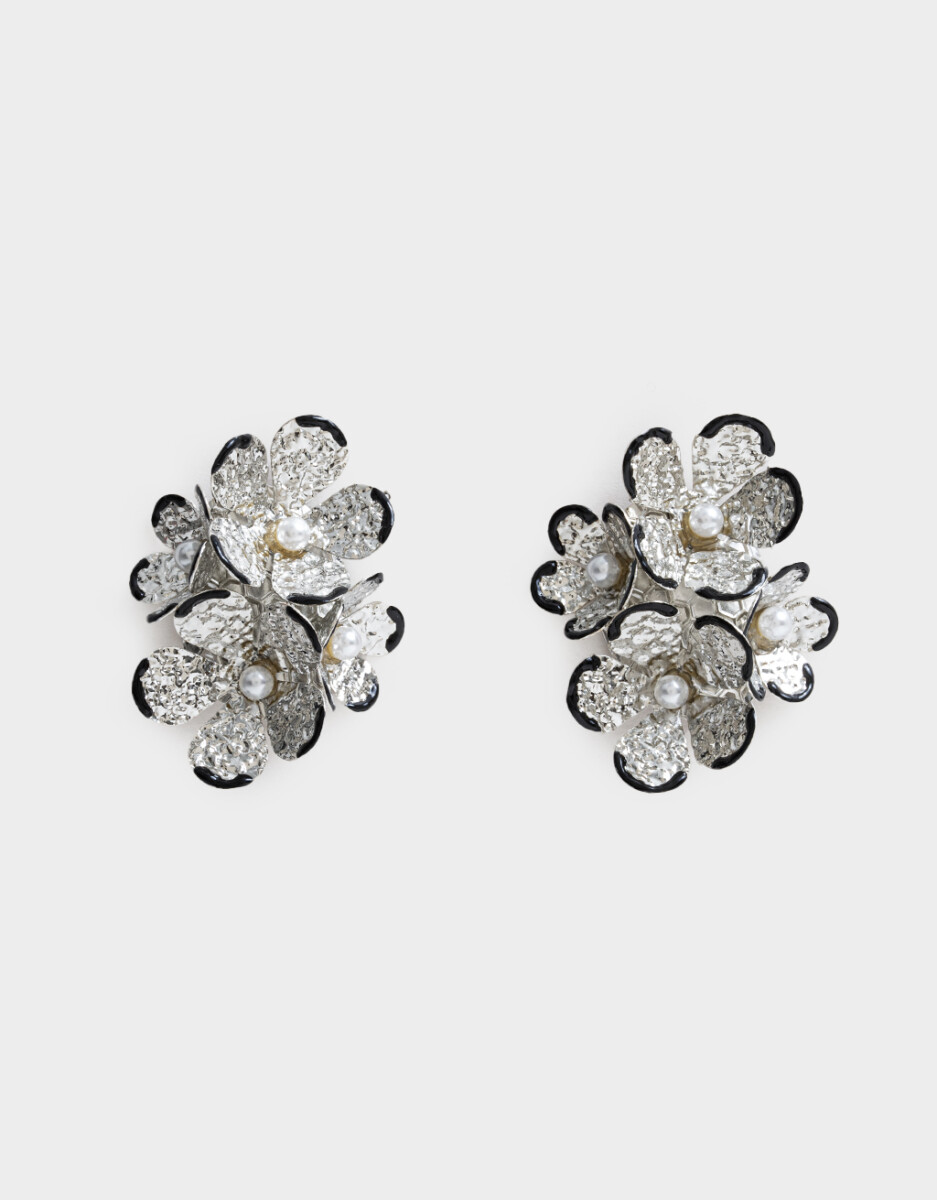 Aros Colgantes Cortos De Flores 