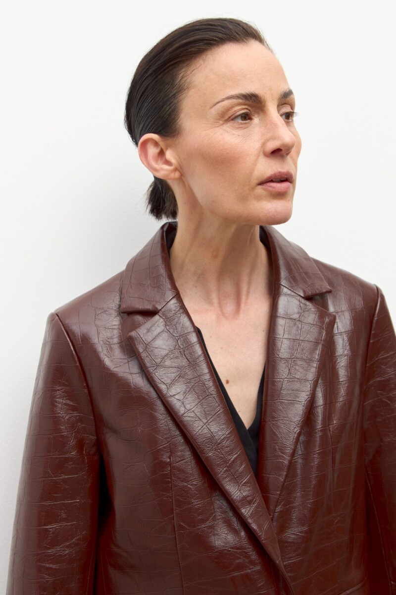 Blazer crocco eco cuero chocolate