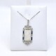 Medalla En Oro 18 Con Imagen De La Virgen En Madre Perla, Brillante, Diamantes Y Zafiros Sinteticos Medalla En Oro 18 Con Imagen De La Virgen En Madre Perla, Brillante, Diamantes Y Zafiros Sinteticos