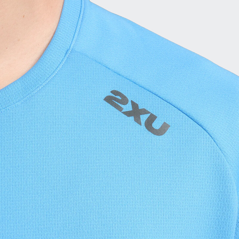 Remera 2XU Aero Tee Azul