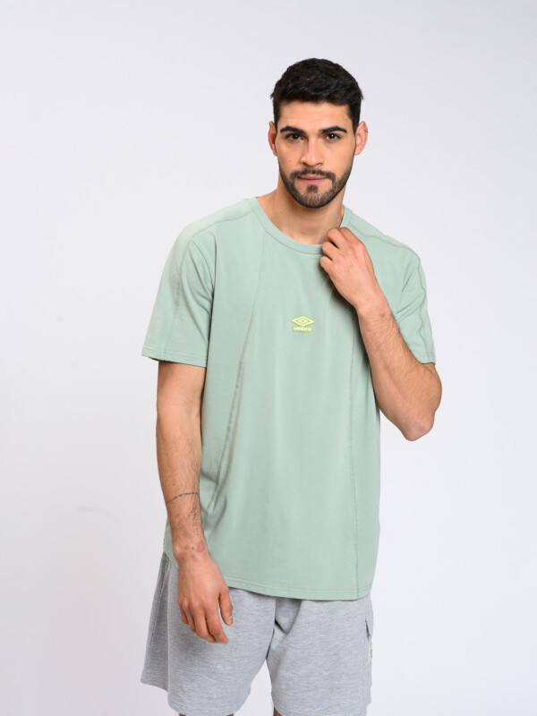 REMERA FELT Umbro Hombre 00v