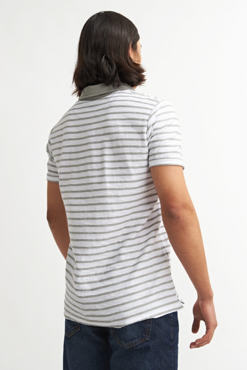 Remera cuello polo GRIS