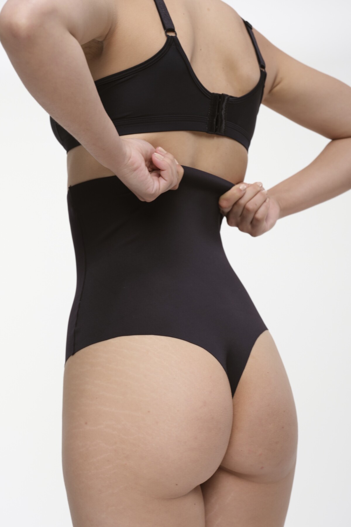 Colaless Dalma Negro