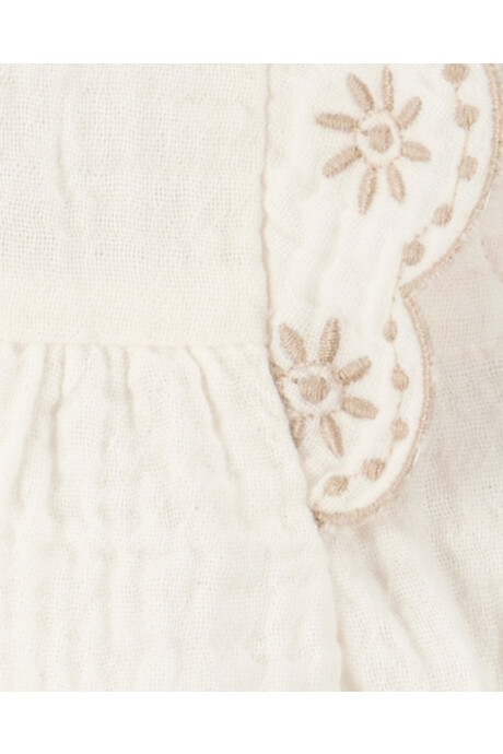 Set dos piezas, short de chambray y blusa de algodón con bordado floral Sin color