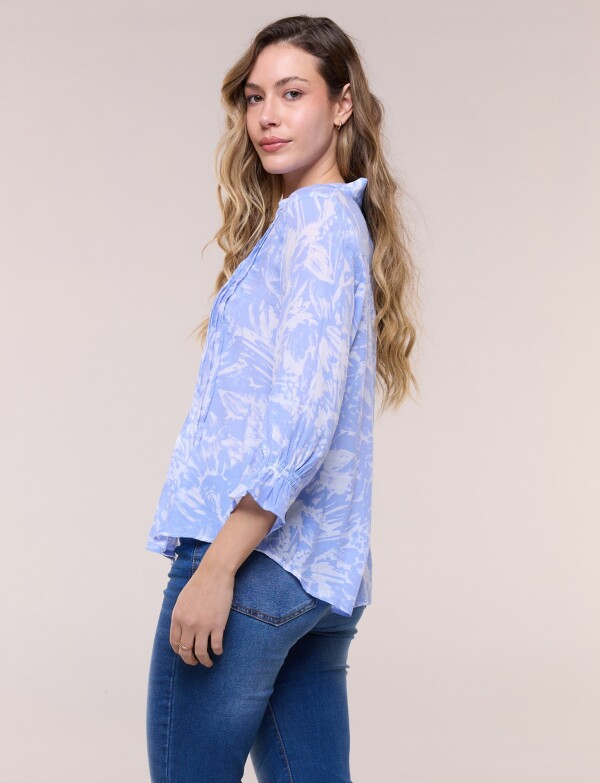 Blusa Estampada Pincelada Con Alforzas CELESTE