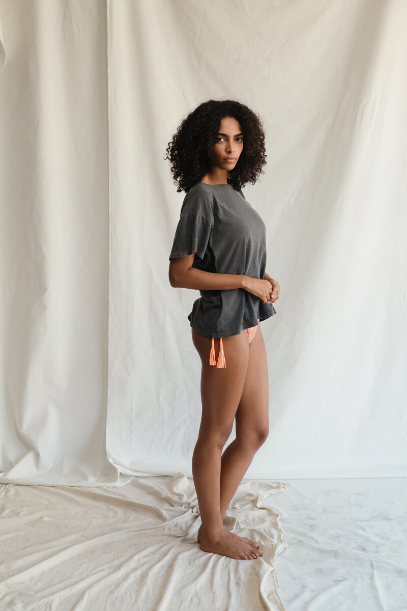 CAMISETA ARDEN Negro