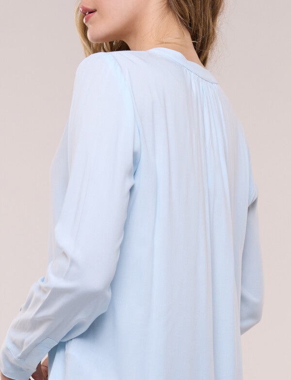Blusa Fluida Escote En V Con Pliegue Central CELESTE CLARO