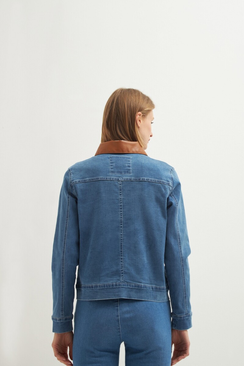 Campera de jean con cuero ecológico jean medio