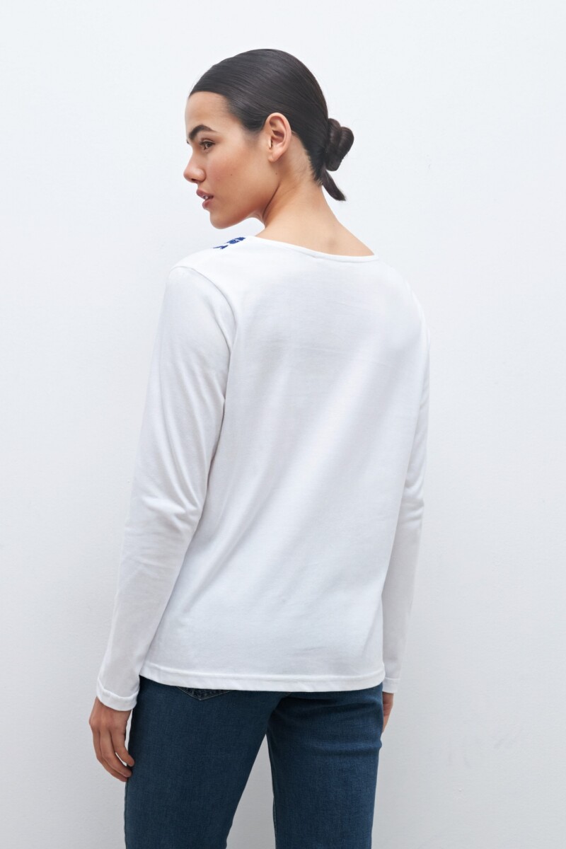 Remera bordada blanco