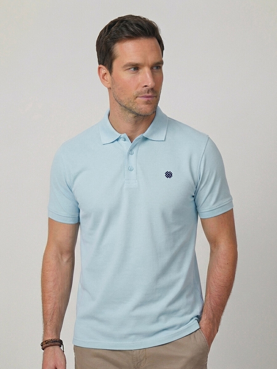 REMERA POLO CLIFTON - CELESTE 