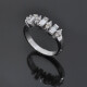 Anillo en platino con brillantes baguette y redondos Anillo en platino con brillantes baguette y redondos