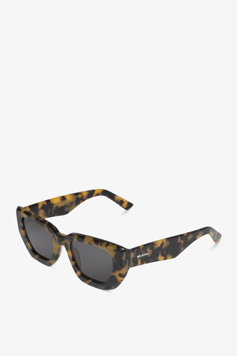 Madalena HC Tortoise Crudo
