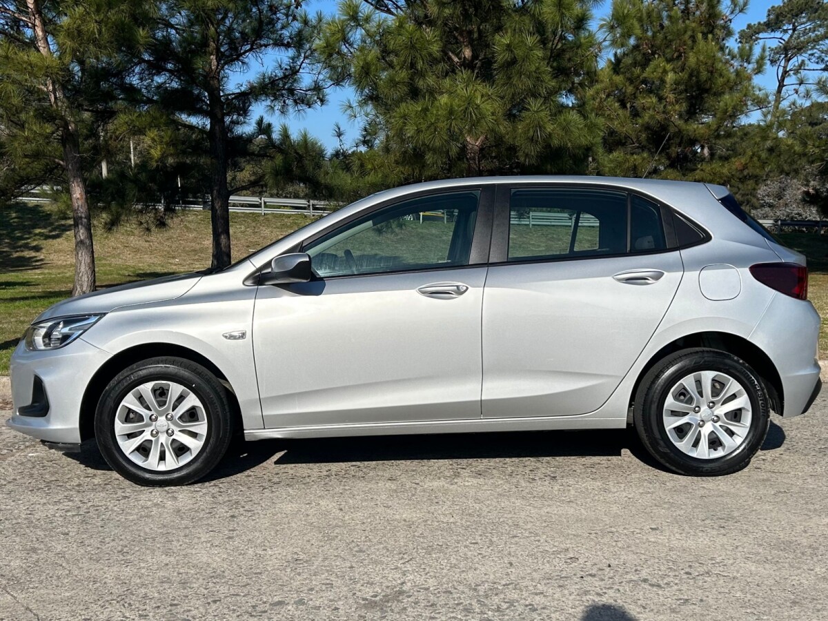 Chevrolet Onix 1.2 LT EXCELENTE ESTADO! | Permuta / Financia Chevrolet Onix 1.2 LT EXCELENTE ESTADO! | Permuta / Financia