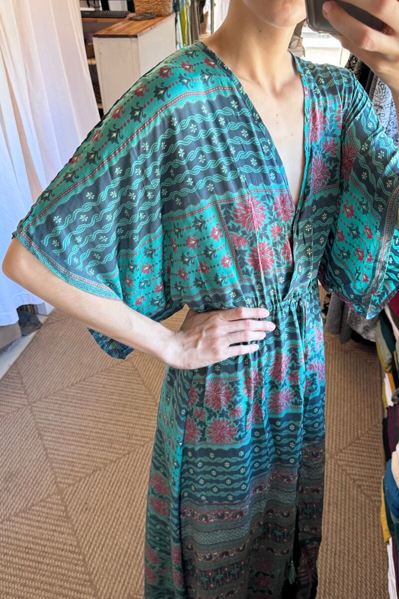 Vestido Manu de seda Tonos turquesa y bordó