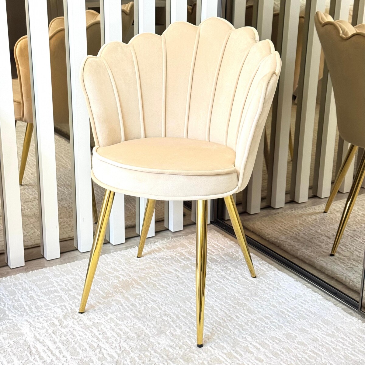 Silla Terciopelo Beige Base Dorada VELVET 
