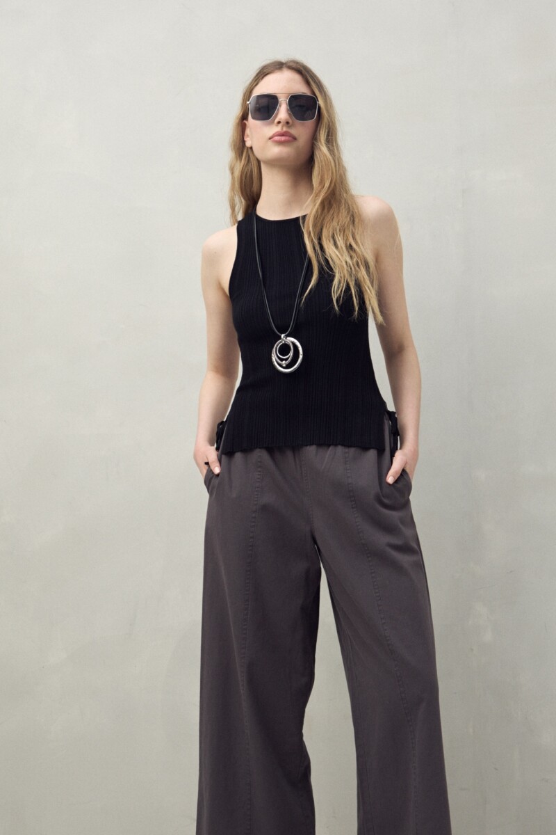 PANTALÓN AKARU Gris