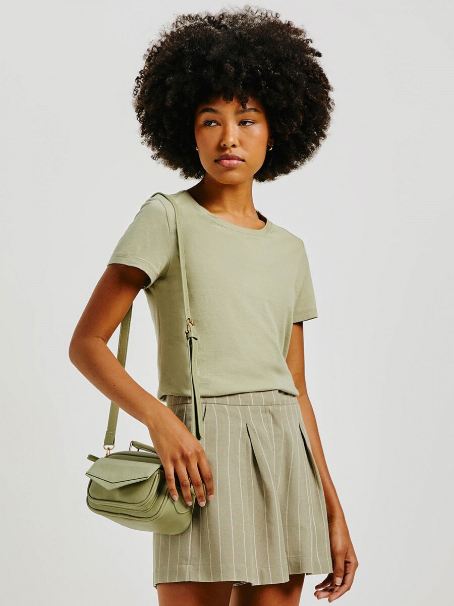 CAMISETA BÁSICA SLIM - VERDE 