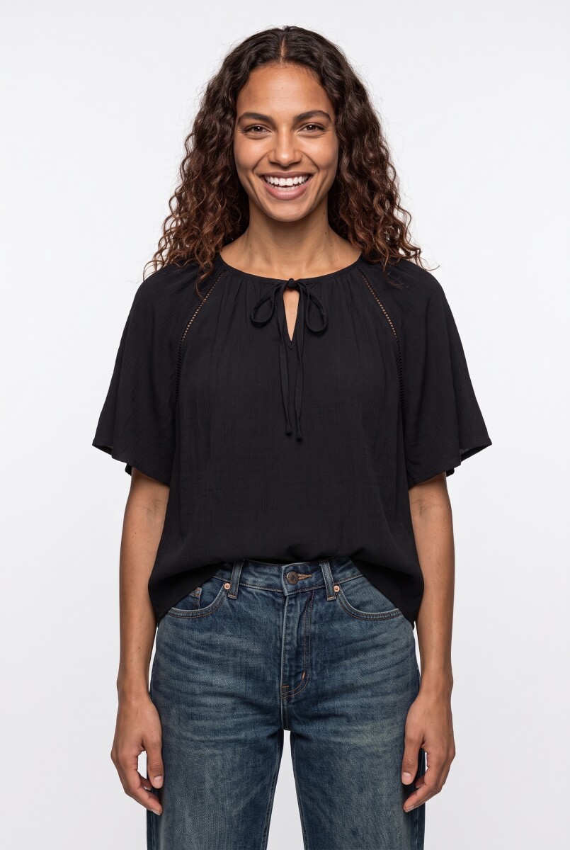 BLUSA VANGARD - NEGRO. 