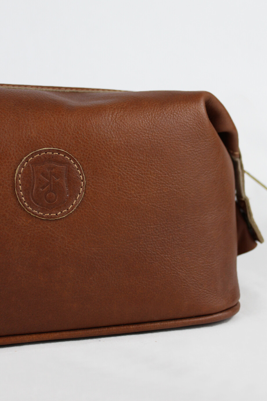 Necessaire Julián Marrón