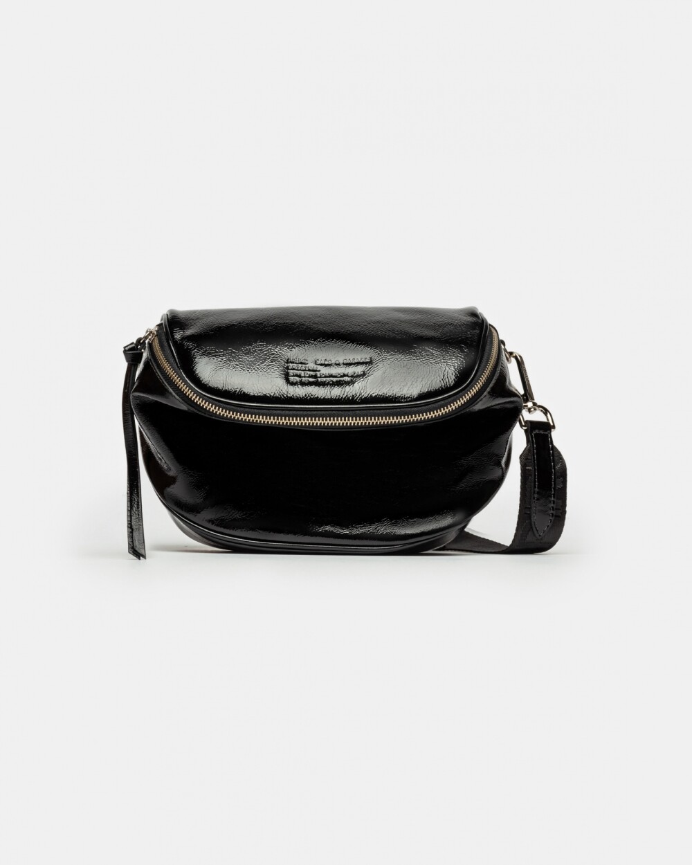 Bandolera Soft En Cuero Charol Arrugado Negro