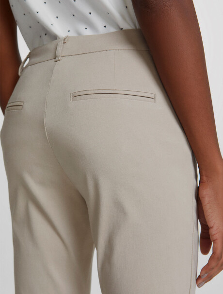 PANTALÓN BÁSICO SASTRERO BEIGE