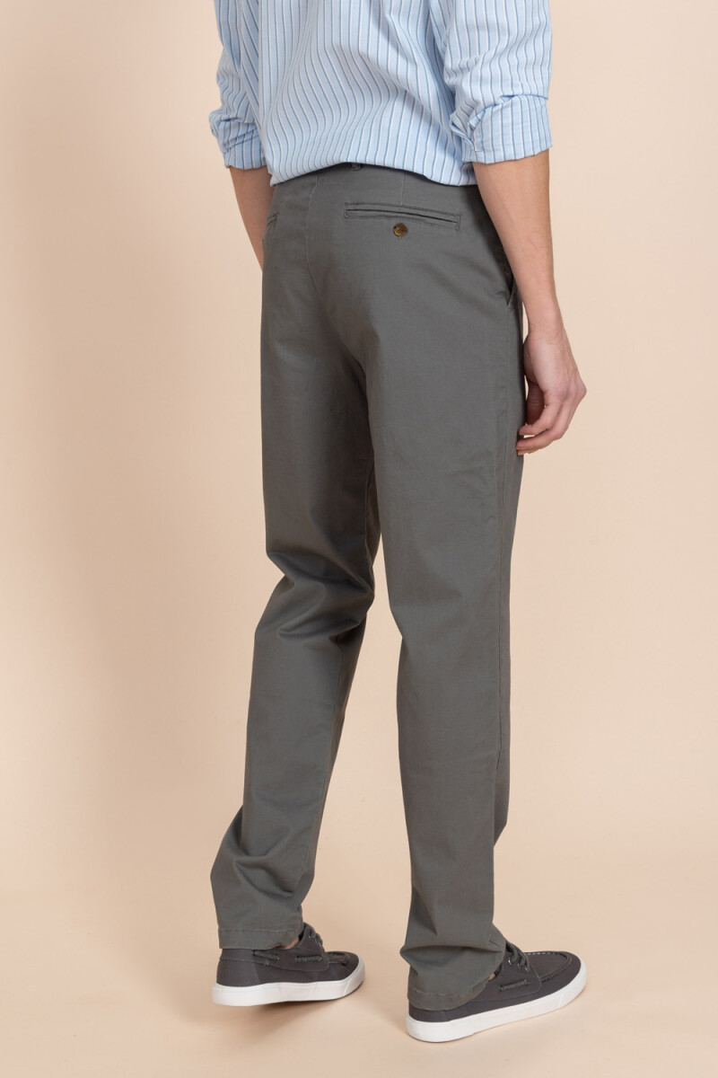 Pantalón chino Gris