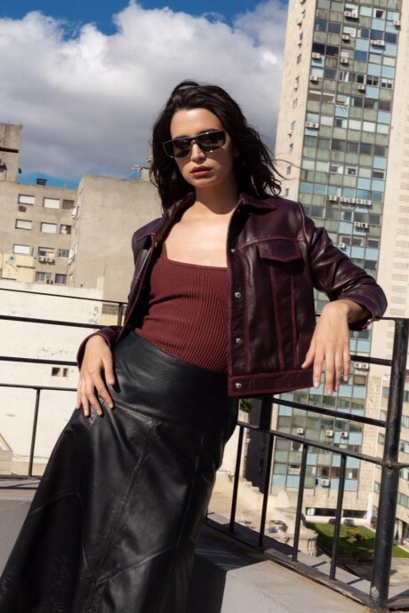 Jeanera de cuero Minerva Bordo