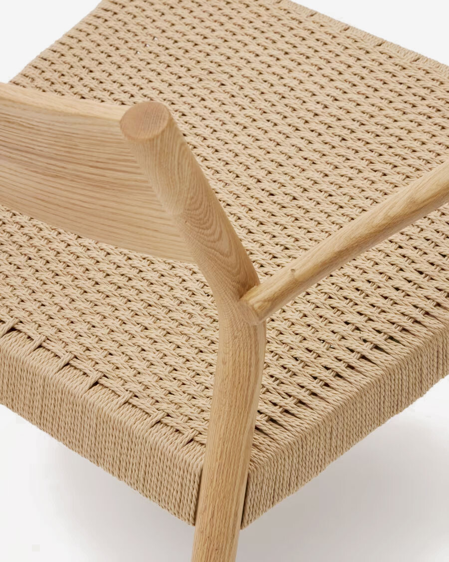 Butaca Yalia de madera maciza roble FSC 100% acabado natural y asiento de cuerda de papel