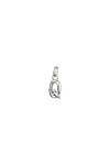 CHARM DE ALEACION DE METALES BAÑADO EN PLATA DE LEY CON FORMA DE LETRA Q CON ARGOLLA Charm